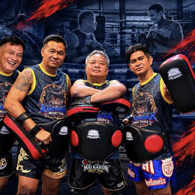 The four Kiat Payak trainers with pads and belly pads